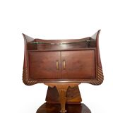 Tables de chevet italiennes Art déco en ronce de noyer, années 1950. Il ya une tablette supérieure en verre