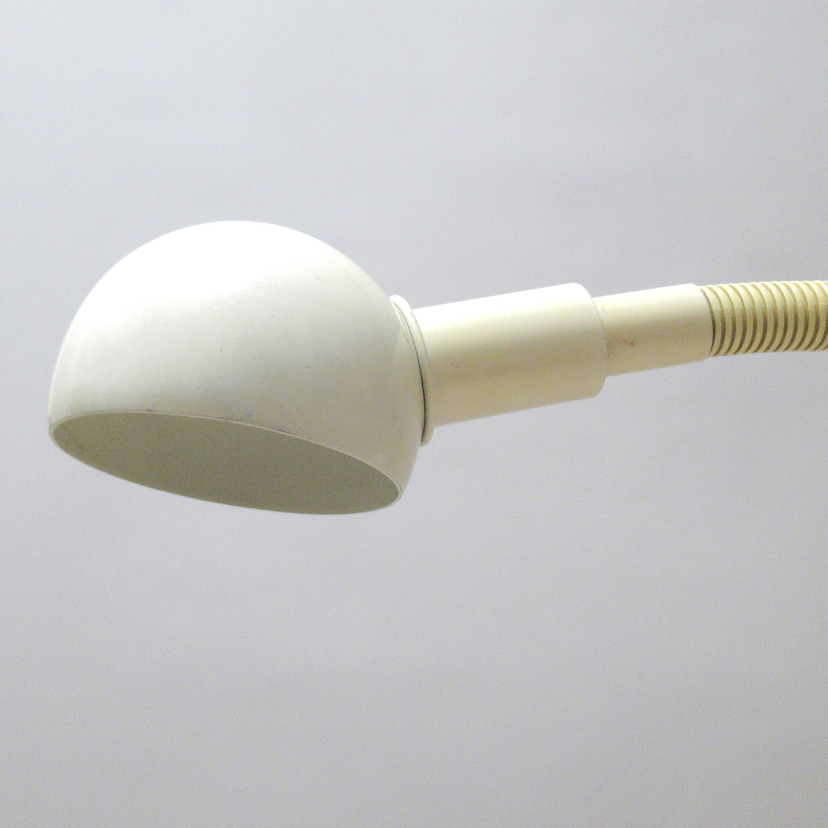 Hebi cream desk lamp Isao Hosoe Valenti