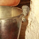 Ice bucket