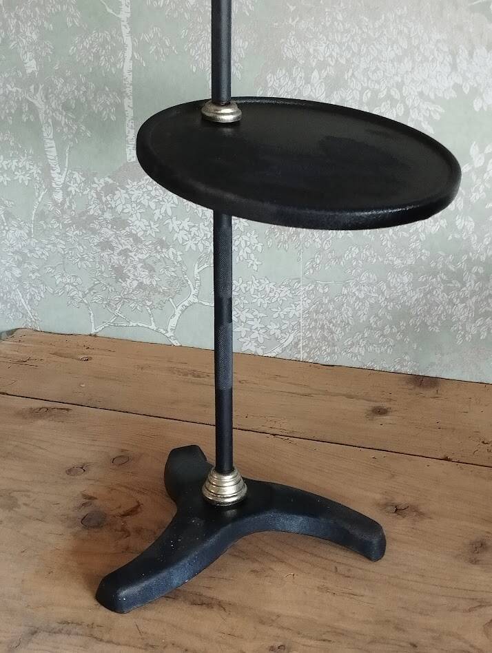 Vintage push-button ashtray from the 70s – Black and brass – With shelf