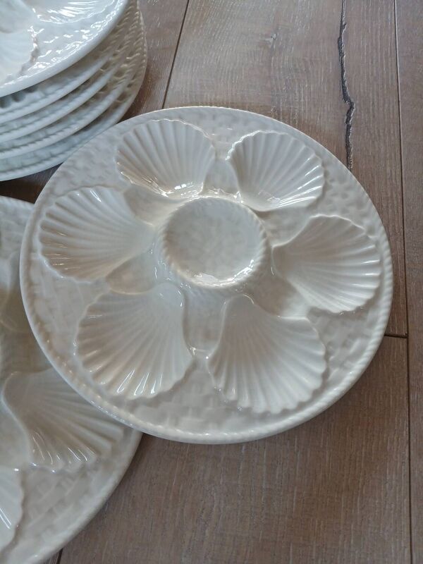 8 assiettes à huitres anciennes Longchamp