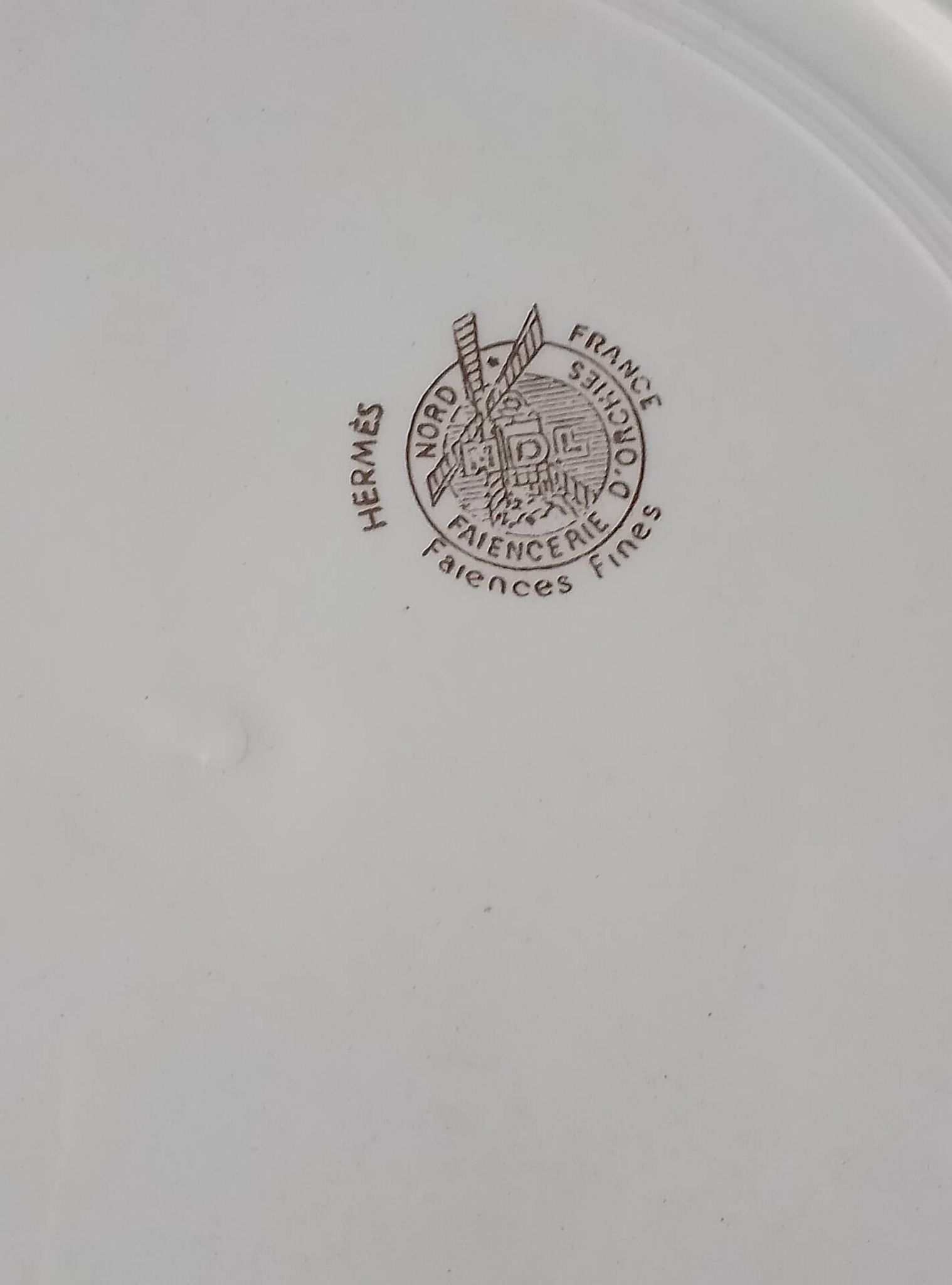 Soup tureen