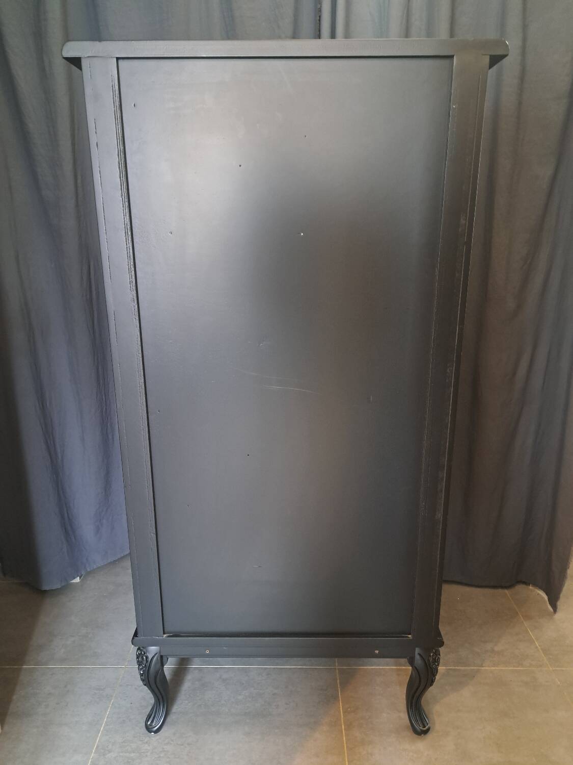 Tosconova black lacquered bookcase