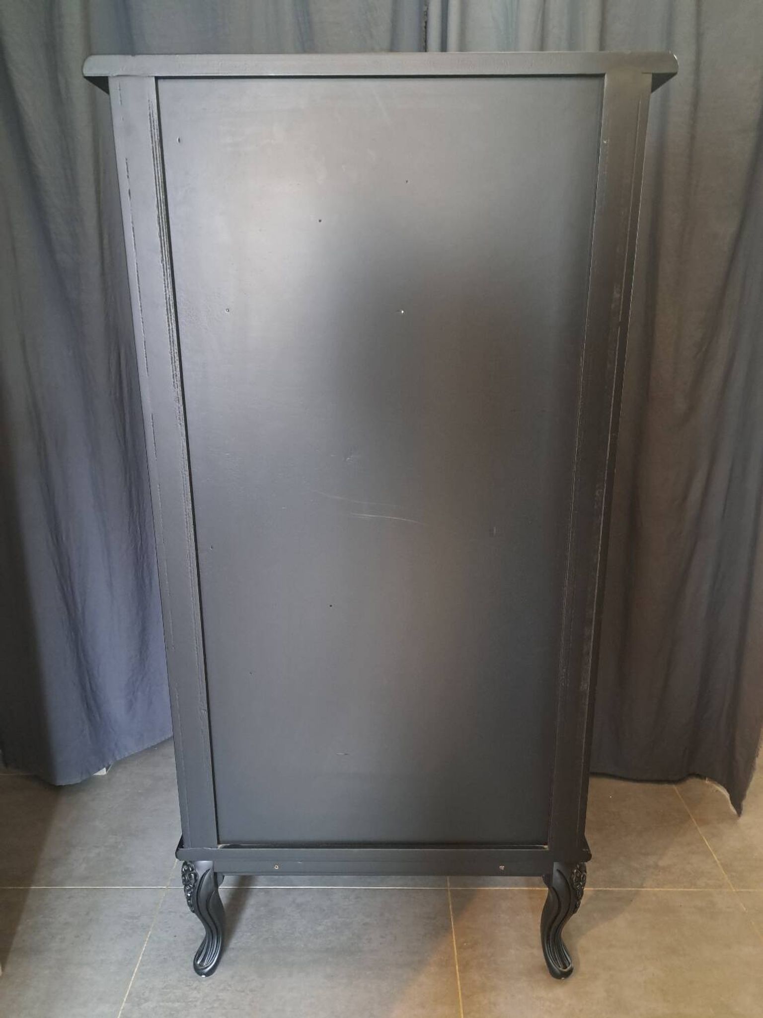 Tosconova black lacquered bookcase