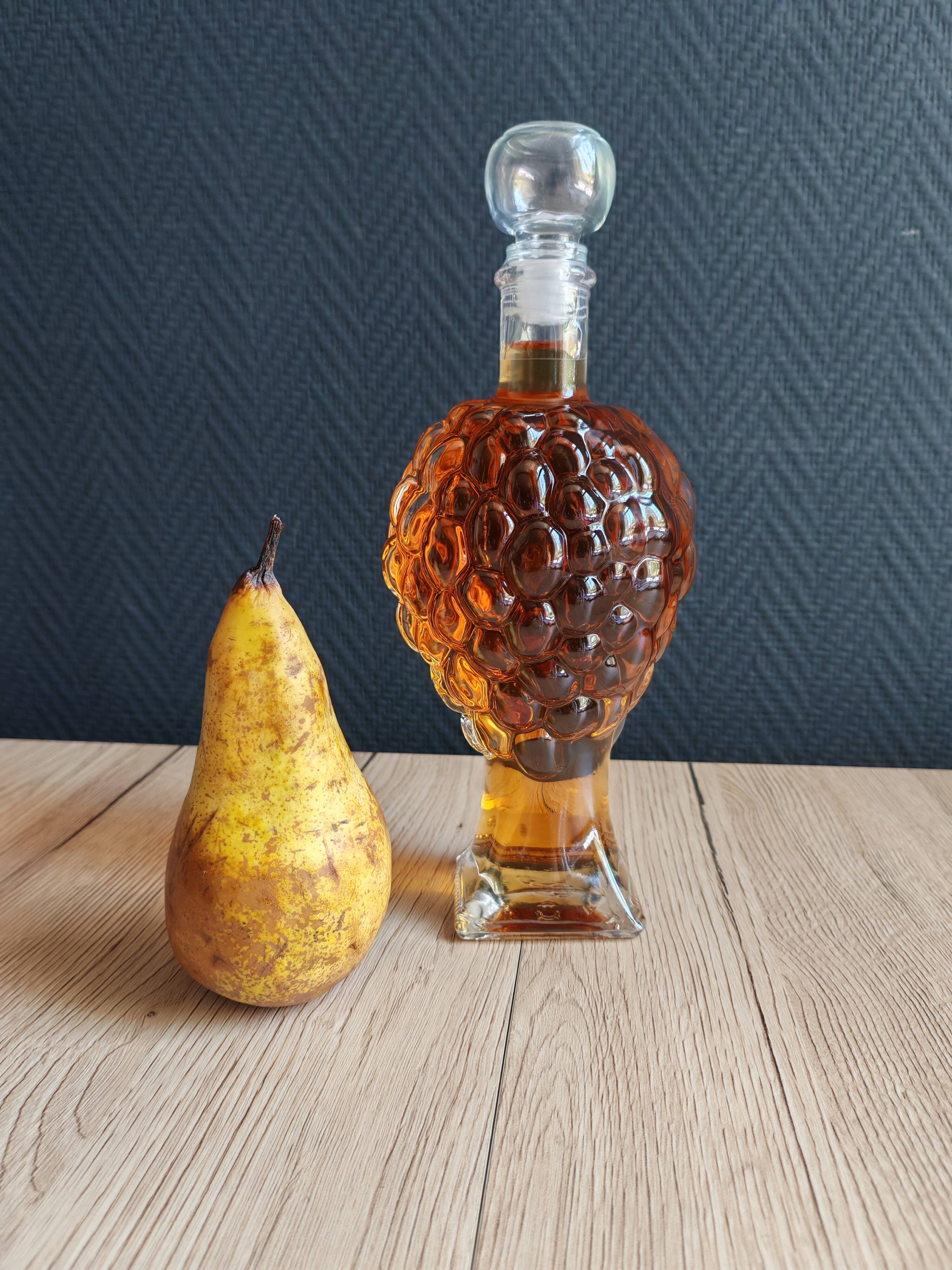 Carafe glass bottle moulded grape bunch vintage | Ball stopper