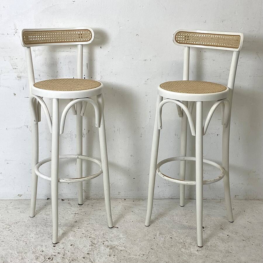 Paire de tabourets de bar bois et cannage
