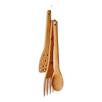 Set of 3 wooden kitchen utensils
