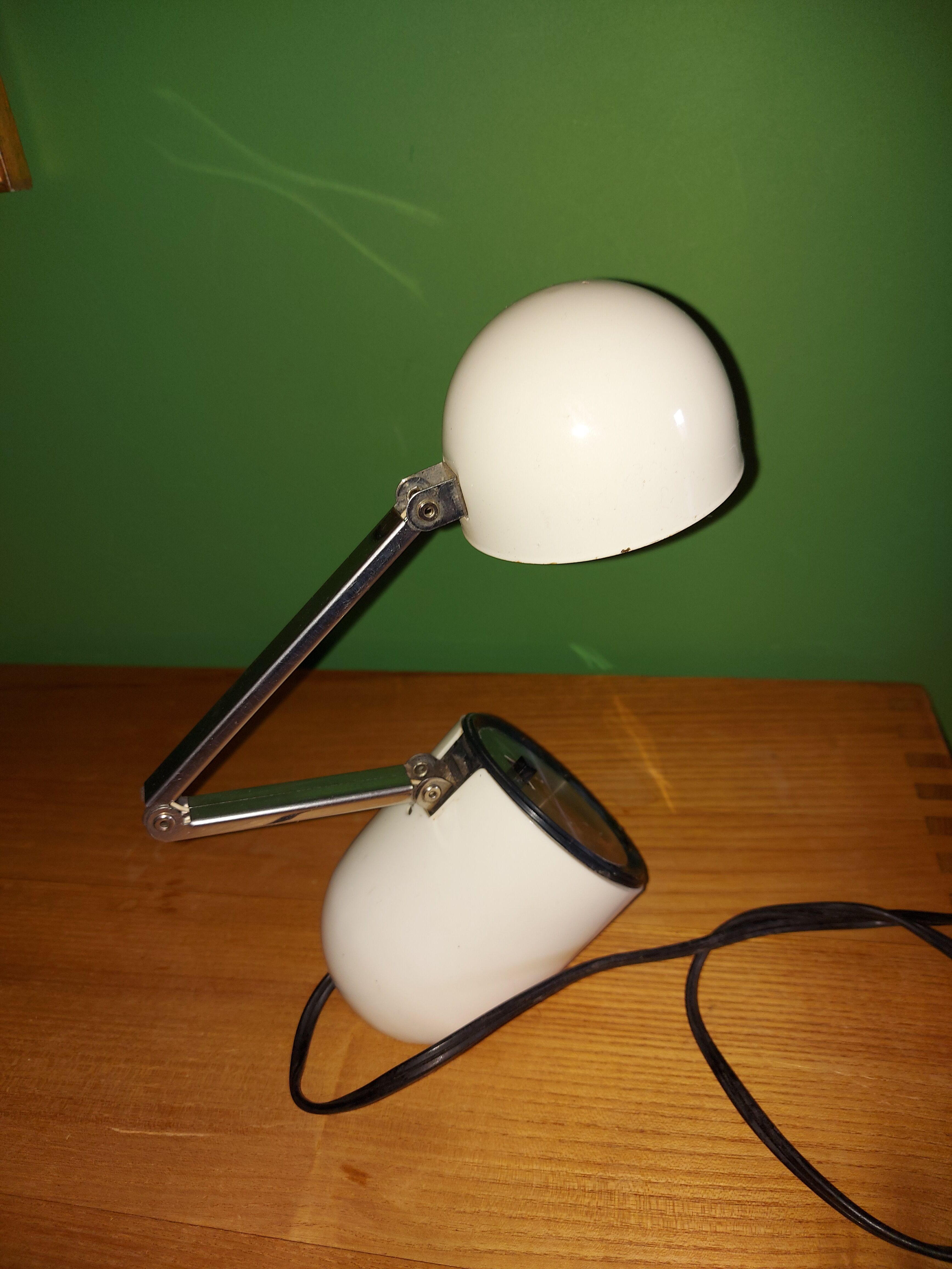 Well-lite vintage lamp