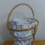 Wicker worker