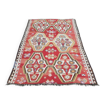 Vintage Turkish kilim, handwoven, 140x191 cm.