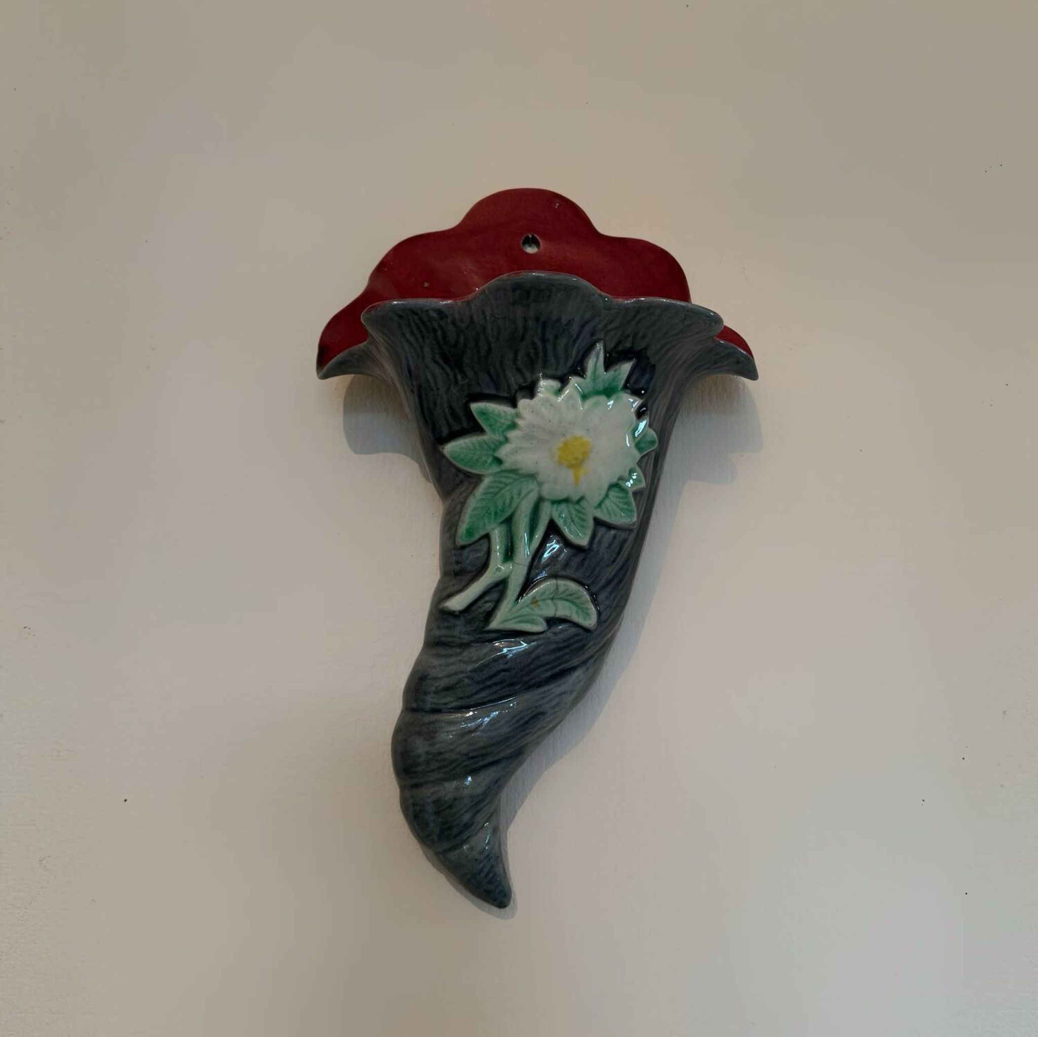 Vase mural majolique ancien