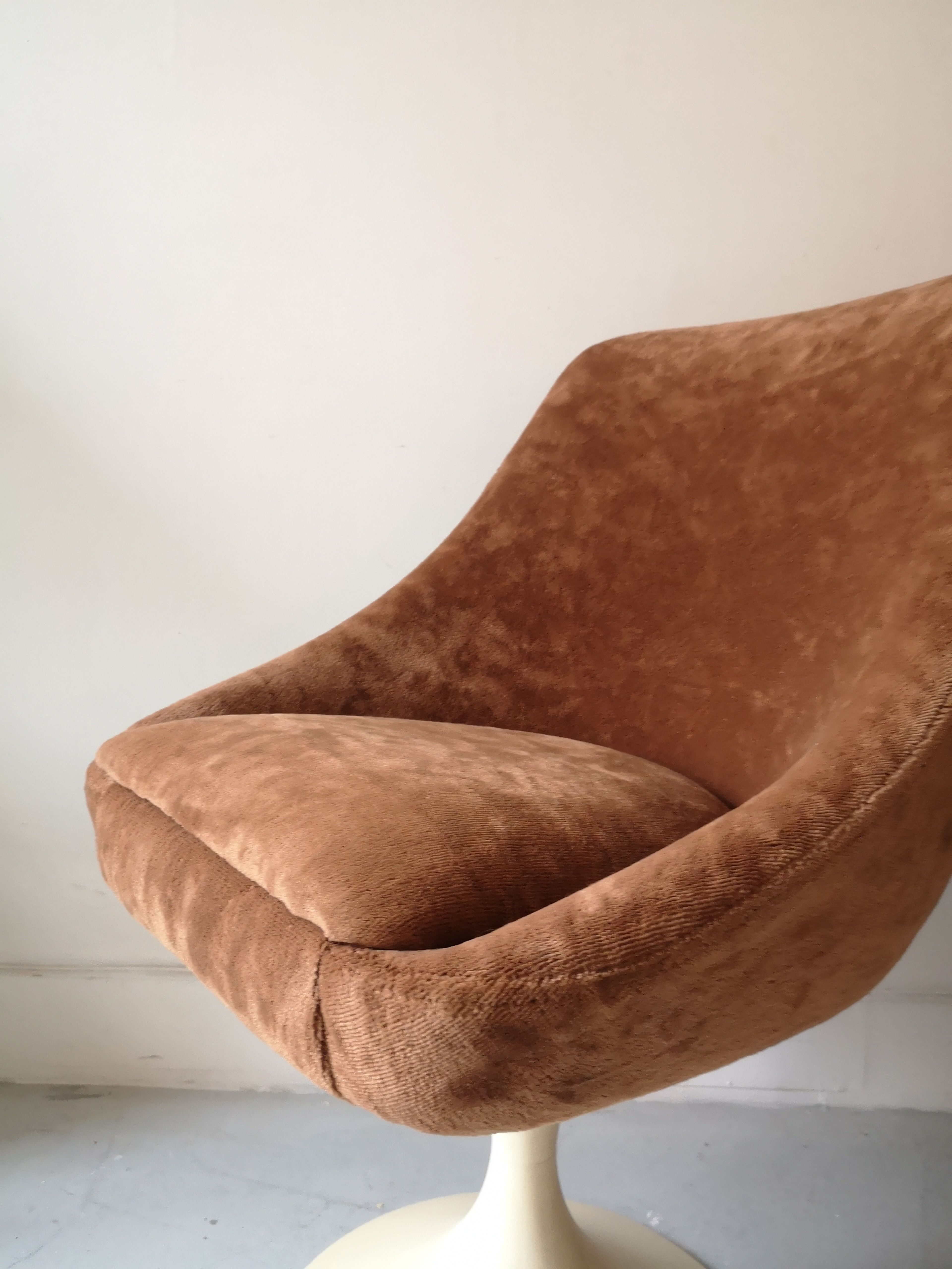 Velvet tulip chair, 1970