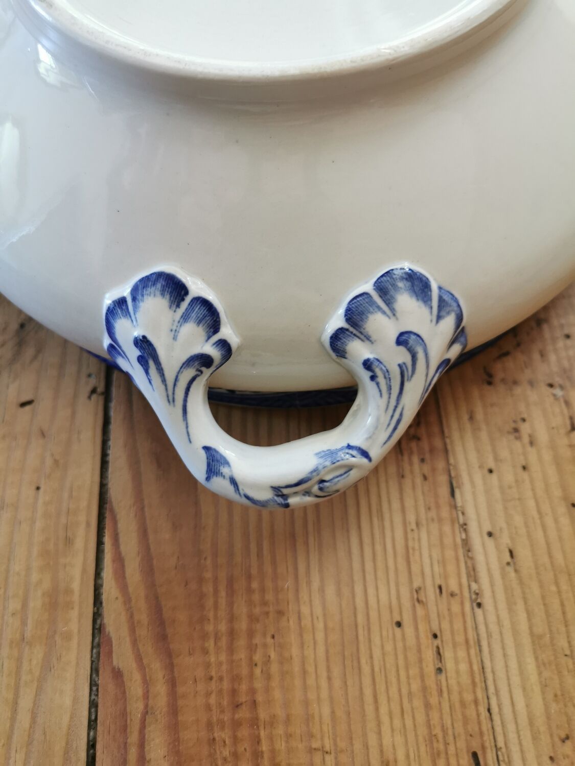 Vintage tureen Sarreguemines and Digoin, Capri