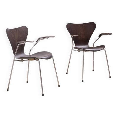 Fauteuil Arne Jacobsen modèle 3207