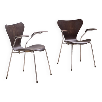 Arne Jacobsen armchair model 3207