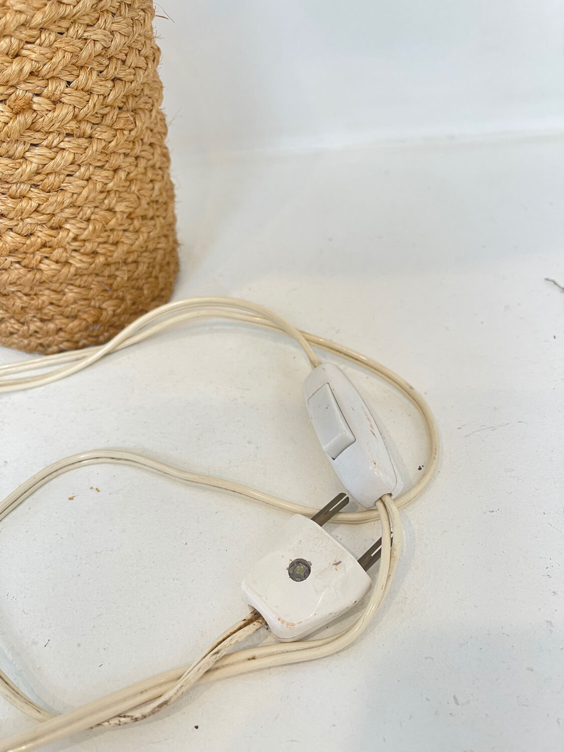 Vintage lamp with braided cord and textured shade – 1960s/70s