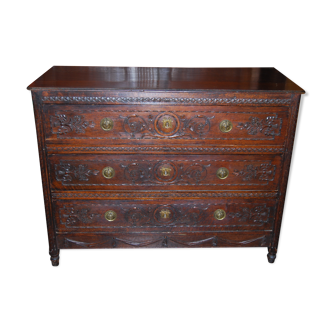 Commode Liégeoise Louis XVI in oak with carved ornamentation, three drawers.