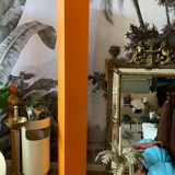 Very large pedestal column in Formica