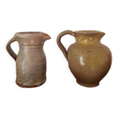 Lot de 2 petits pichets