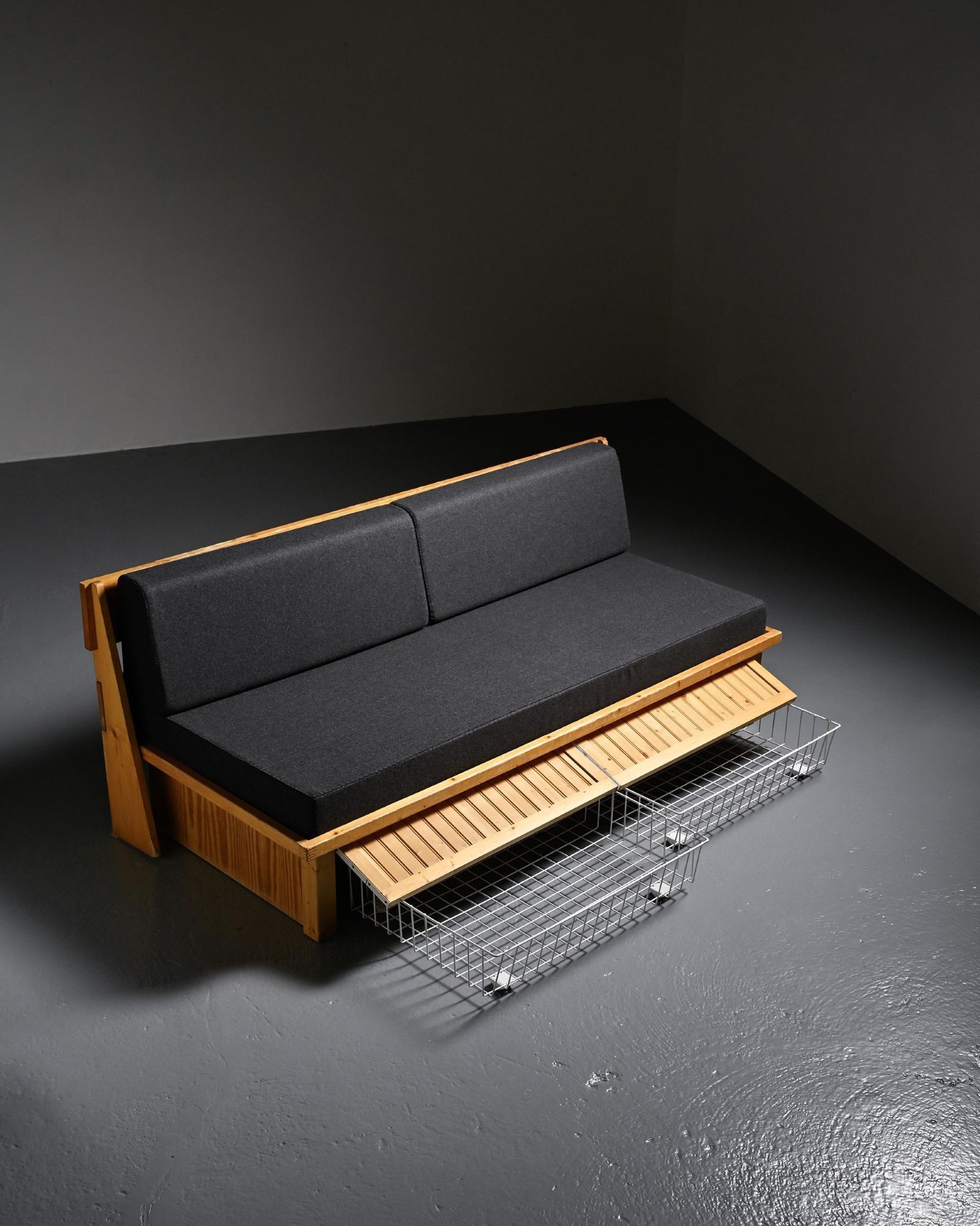 Banquette des Arcs avec dossier par Charlotte Perriand, circa 1973