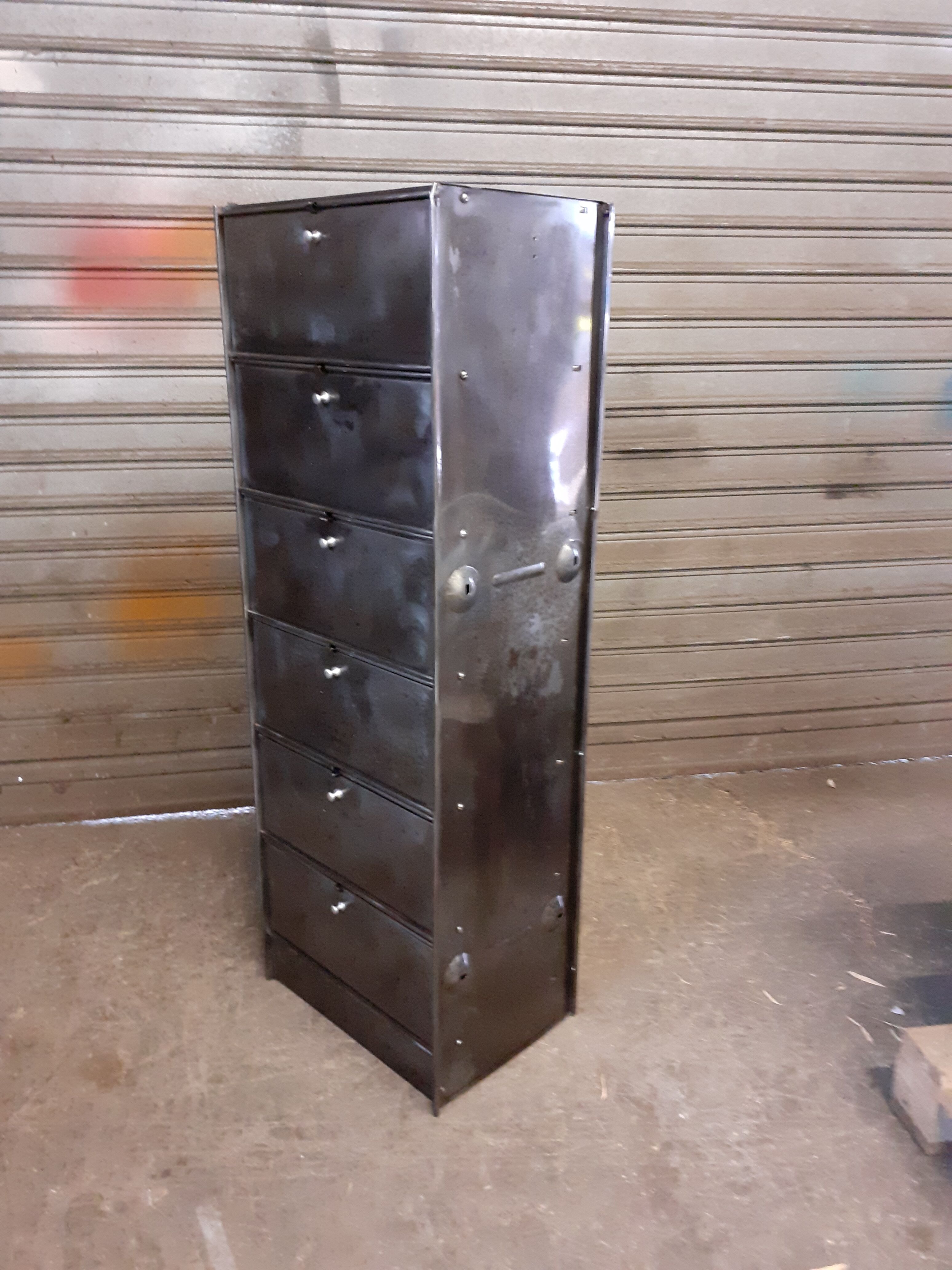 Furniture oftier Roneo