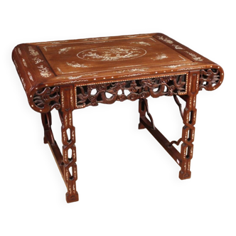 Table orientale avec marqueterie florale du 20ème siècle