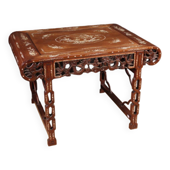 Oriental table with floral inlay from the 20th century