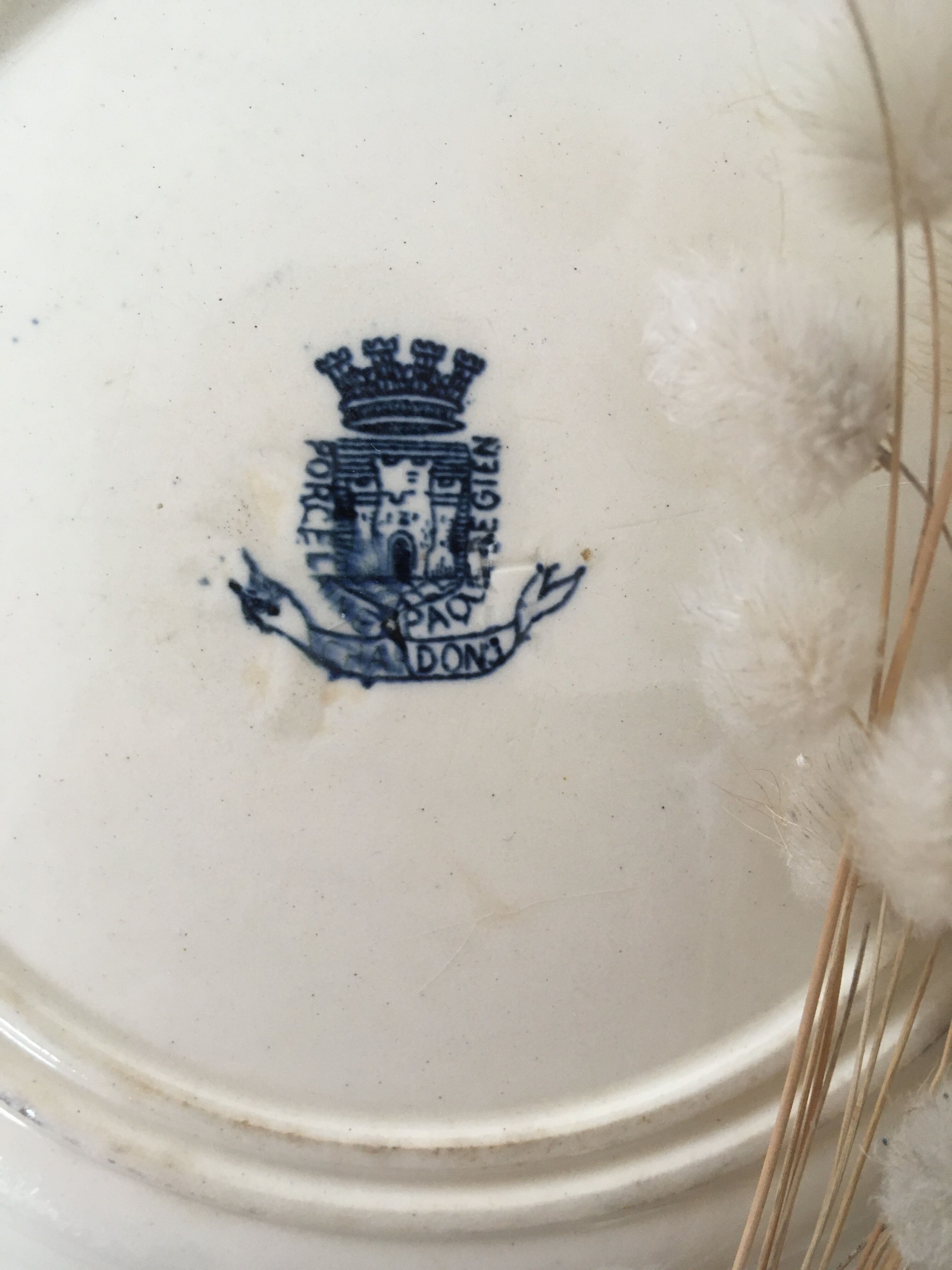 Flat plates iron earth Gien Thistles