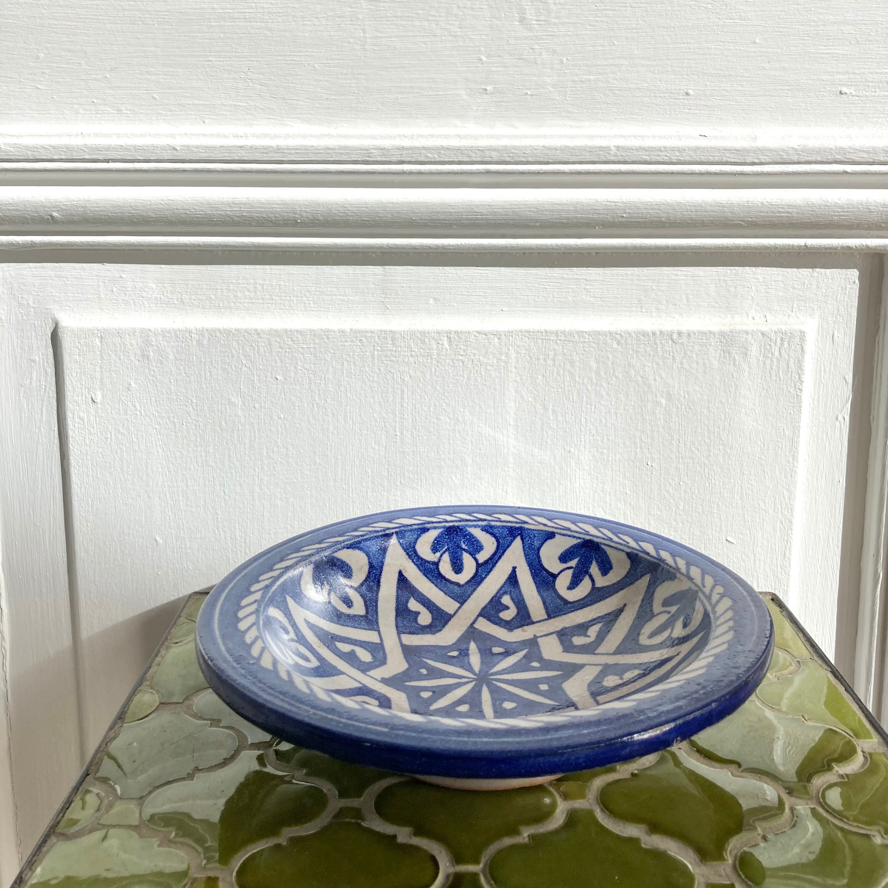 Ceramic cutting pocket tray