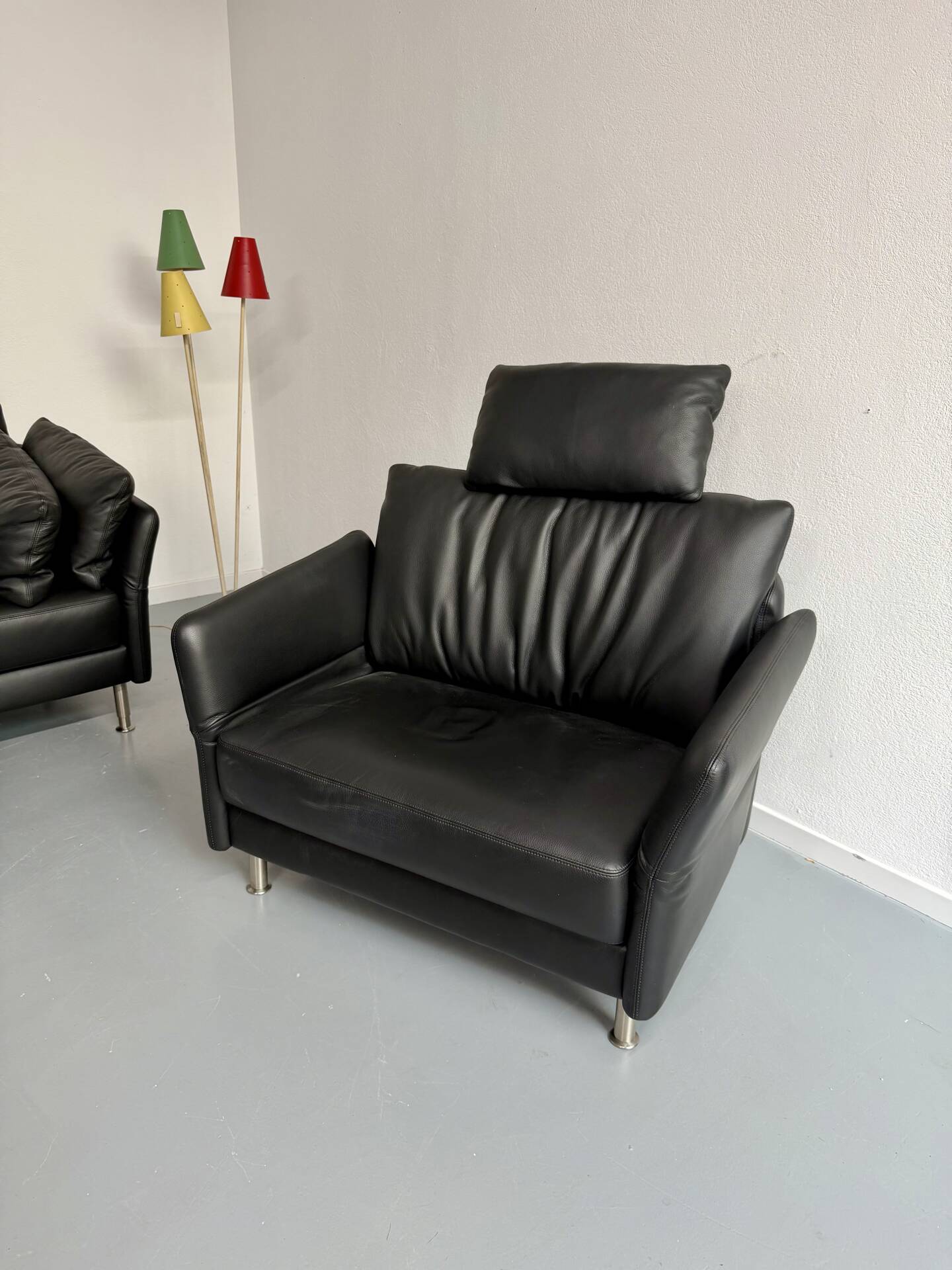 Fauteuil design contemporain Intertime I-Cielo en cuir noir