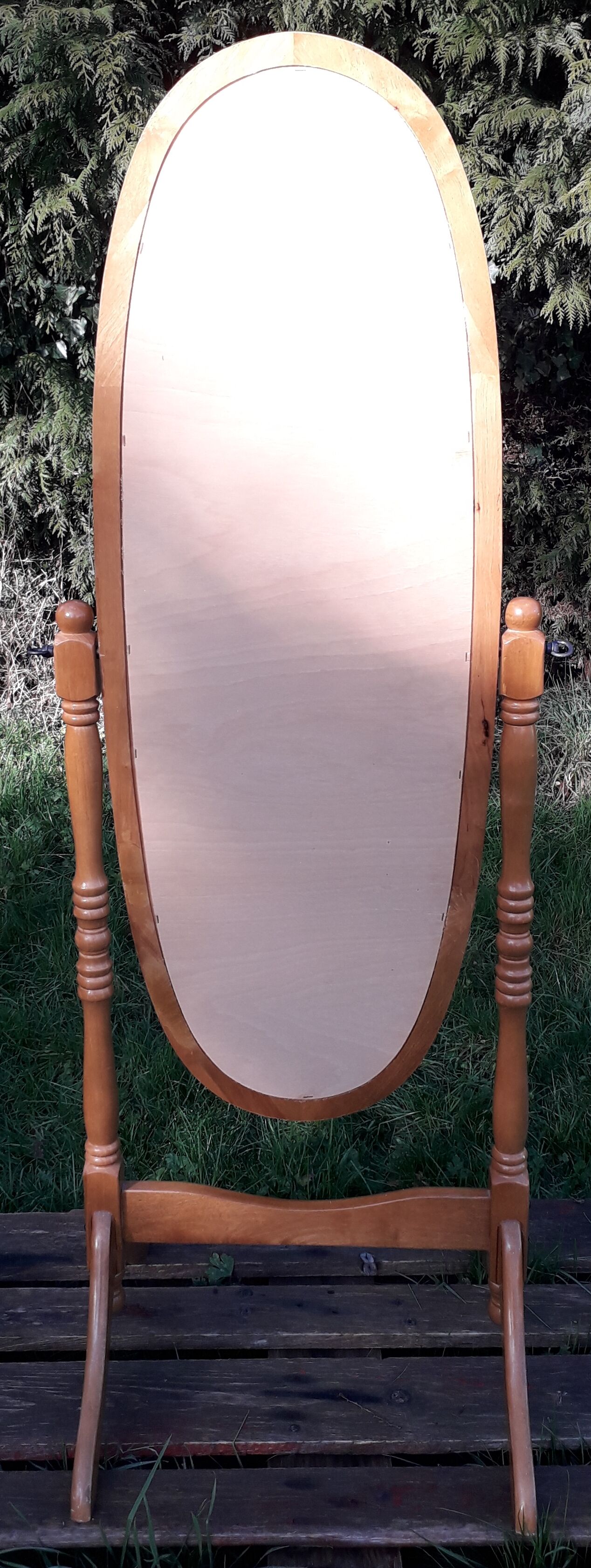 Standing psyche mirror