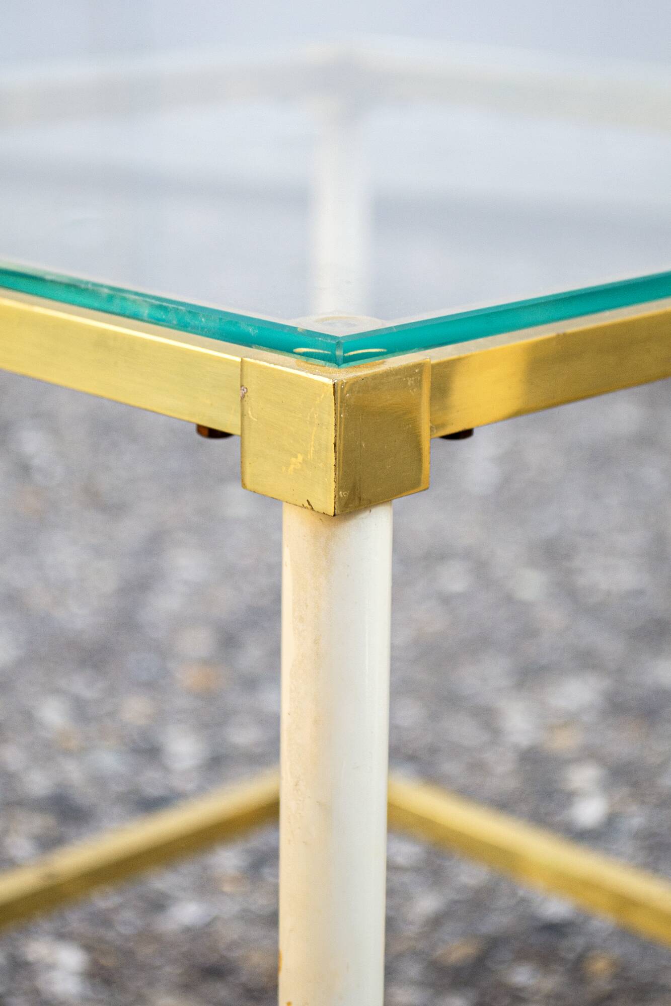 Tavolini da caffè ad incastro in ottone e vetro, Italia, anni '70