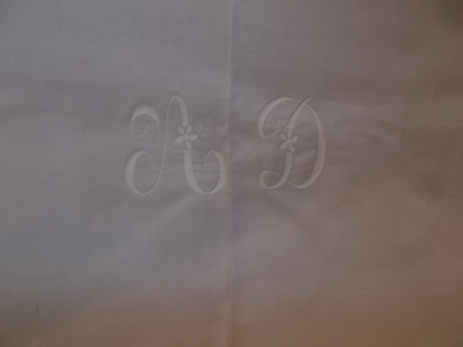 Tablecloth and 11 cotton/linen towels embroidered AD circa 1900