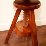 Old screw stool, adjustable