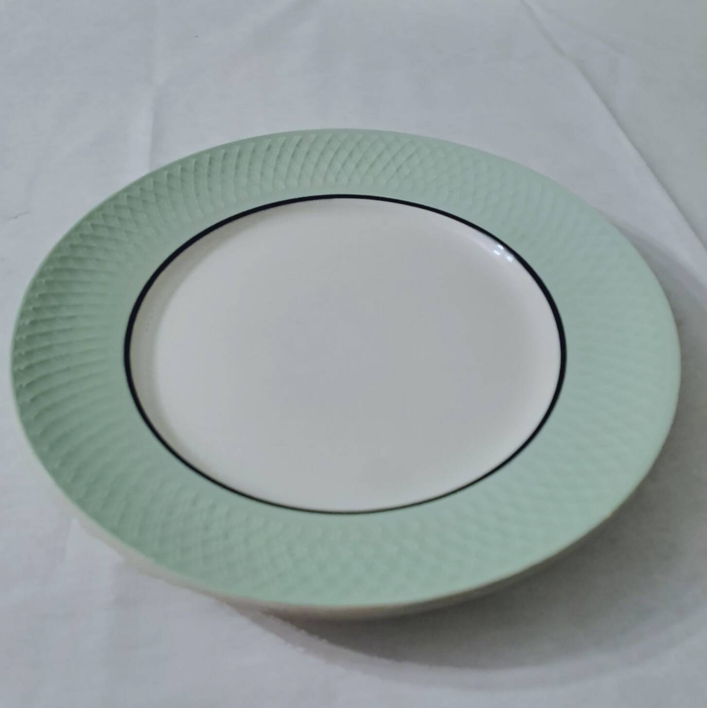 Set of 5 Moulin des loups flat plates.