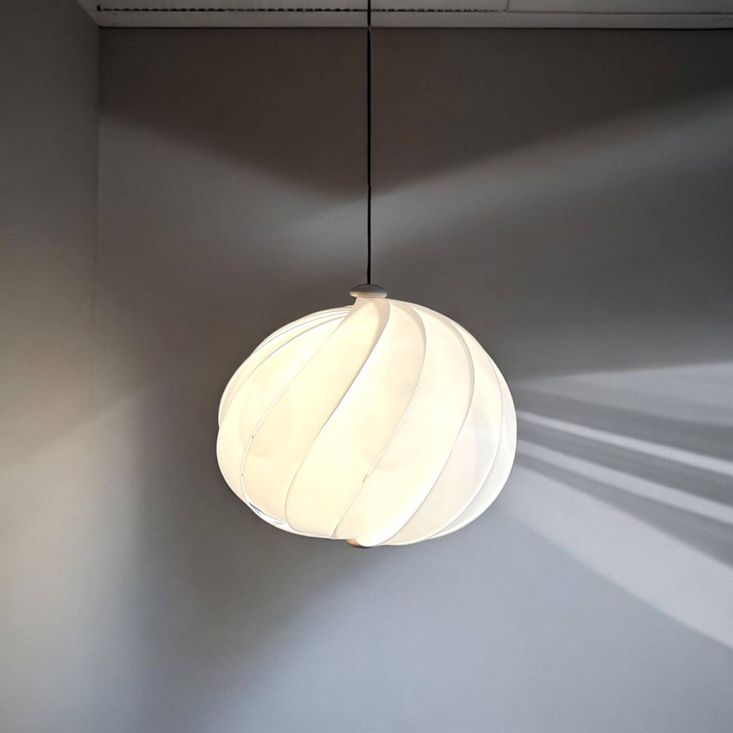 Harvey Guzzini Alicante Large White Acrylic Lamp with Sculptural Shape, 1960s