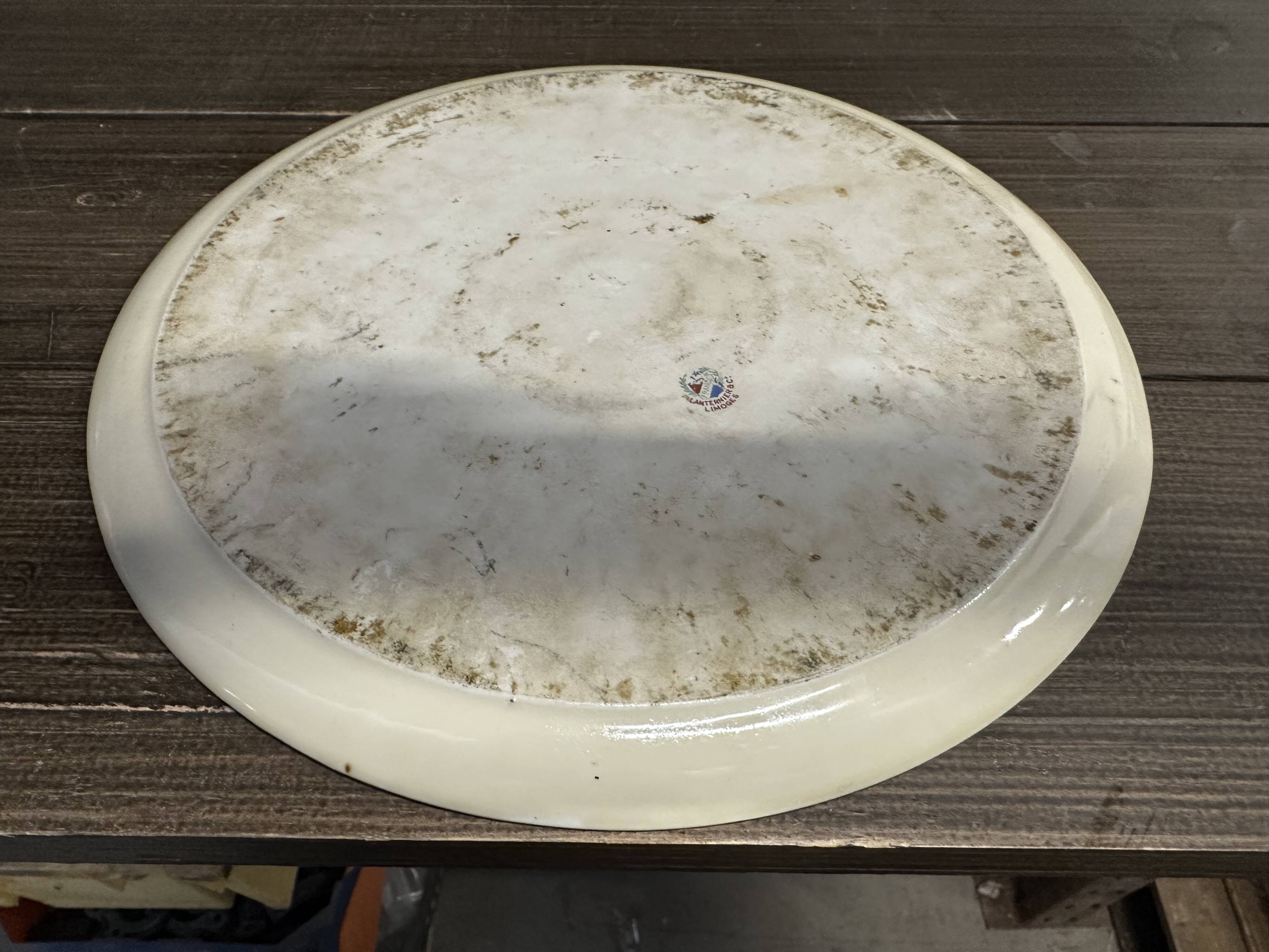 Lanternier & Co Limoges - Art-Deco Round Dish with Gold Trim, Diameter 33 cm