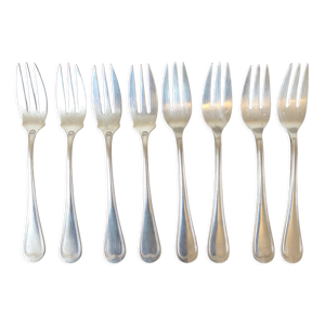 8 fourchettes à poisson dépareillés,