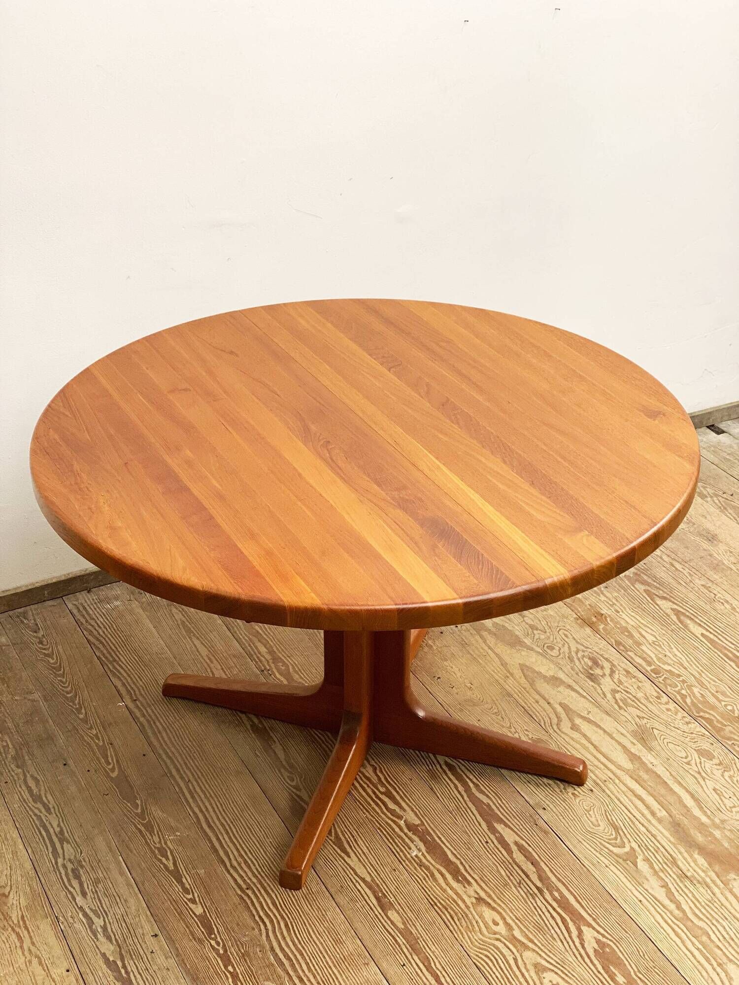 Table à manger extensible ronde en teck du milieu du siècle par Glostrup, Danemark, années 60
