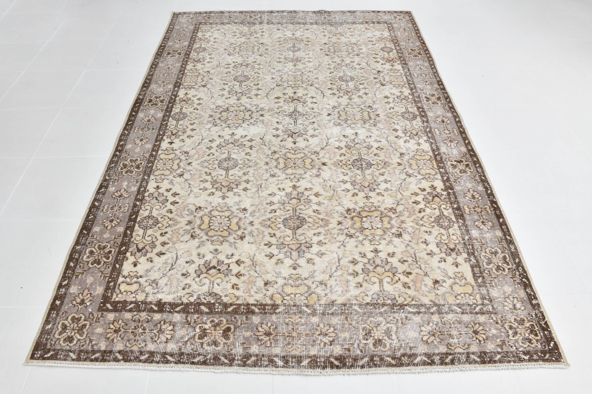 Vintage Brown & Beige Floral Bordered Rug, 184x268Cm