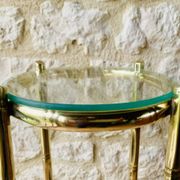 Vintage faux bamboo pedestal table in brass with 2 glass shelves