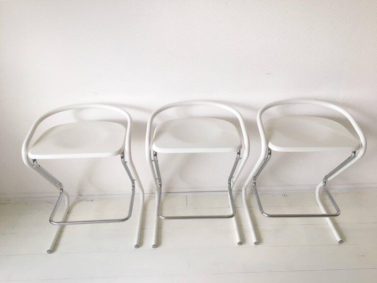 Set of three white and chrome bar stools by Thema Italy to the 1970s