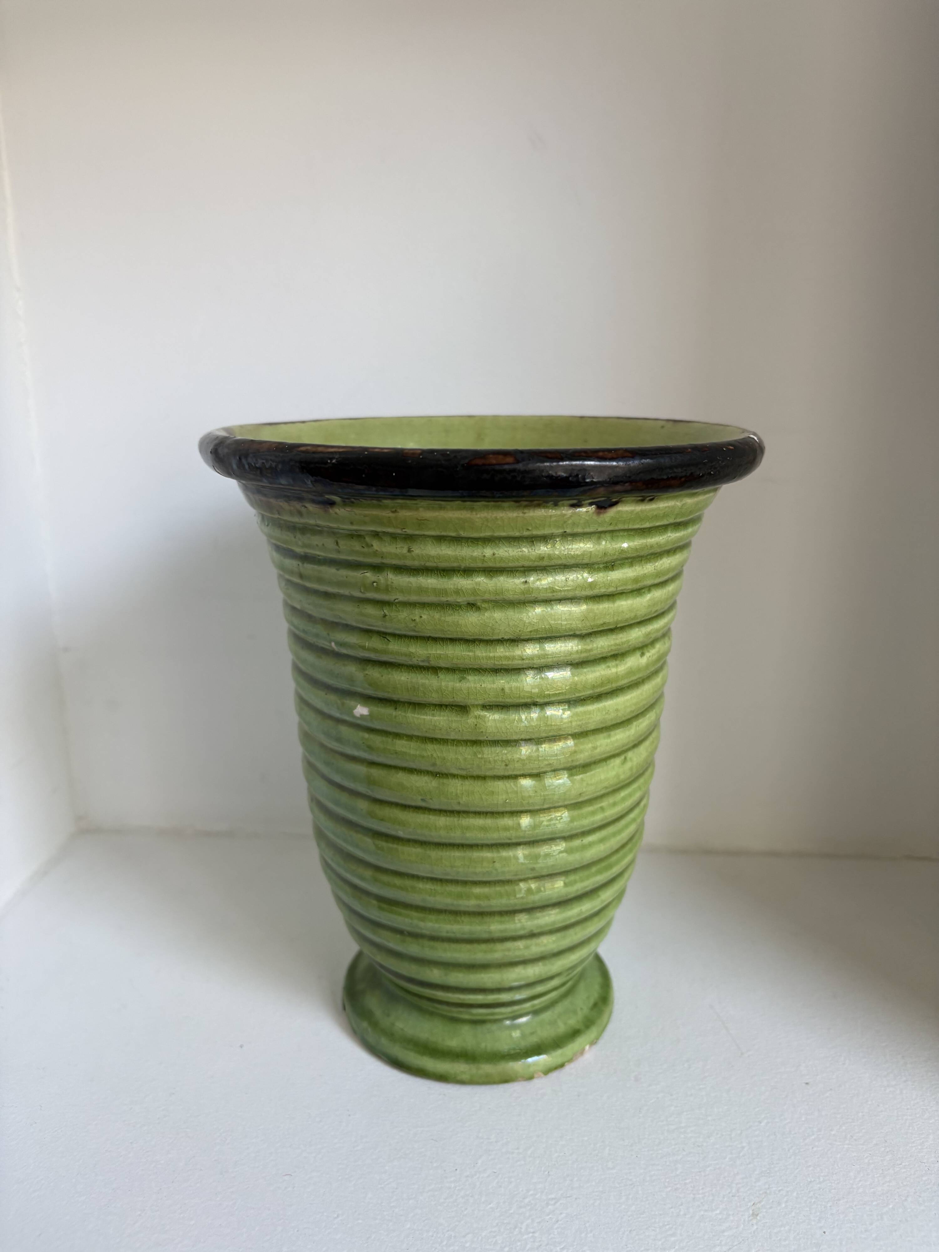 Set of 22 decorative items