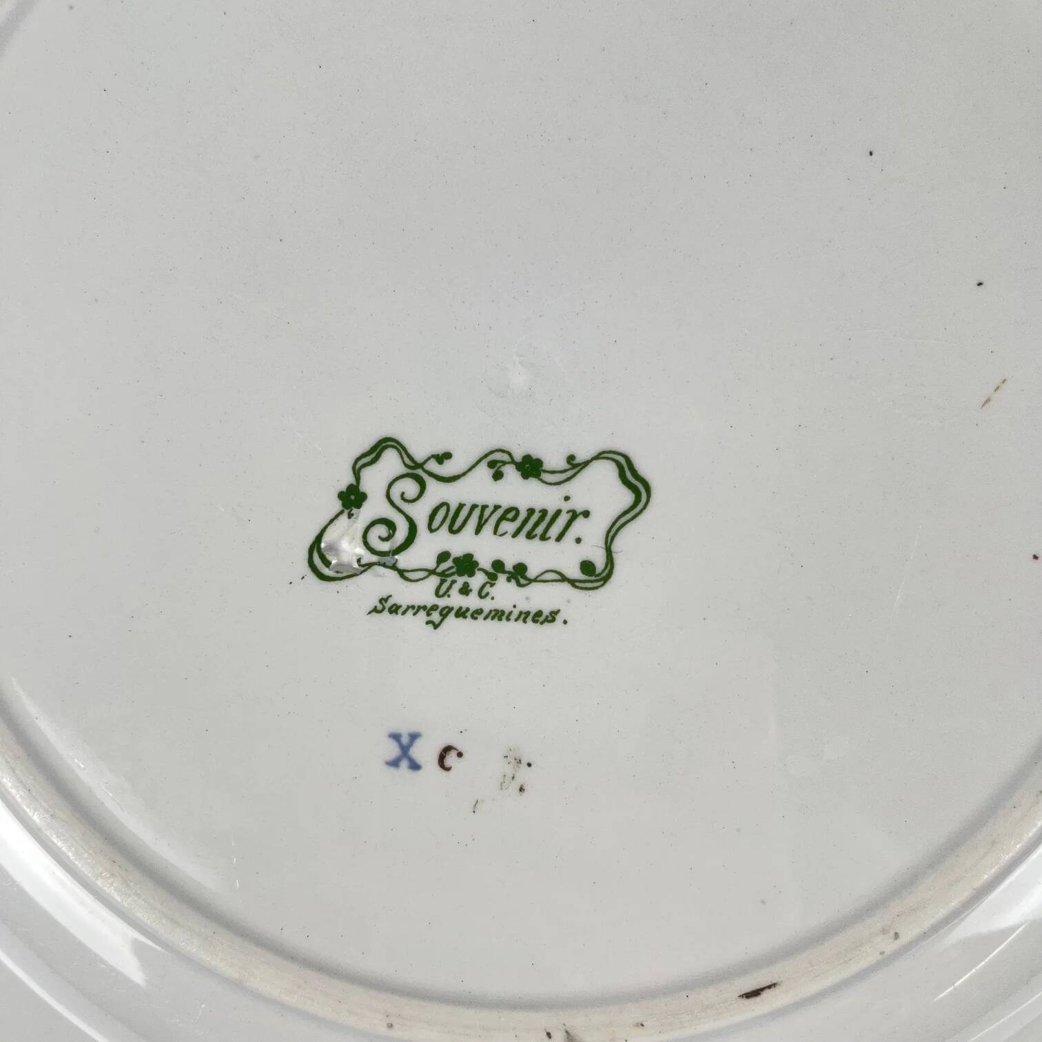 Shallow dish "Souvenir", Sarreguemines, around 1875 - 1918