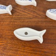 Lot de 6 portes couteaux vintages en céramique en forme de poisson