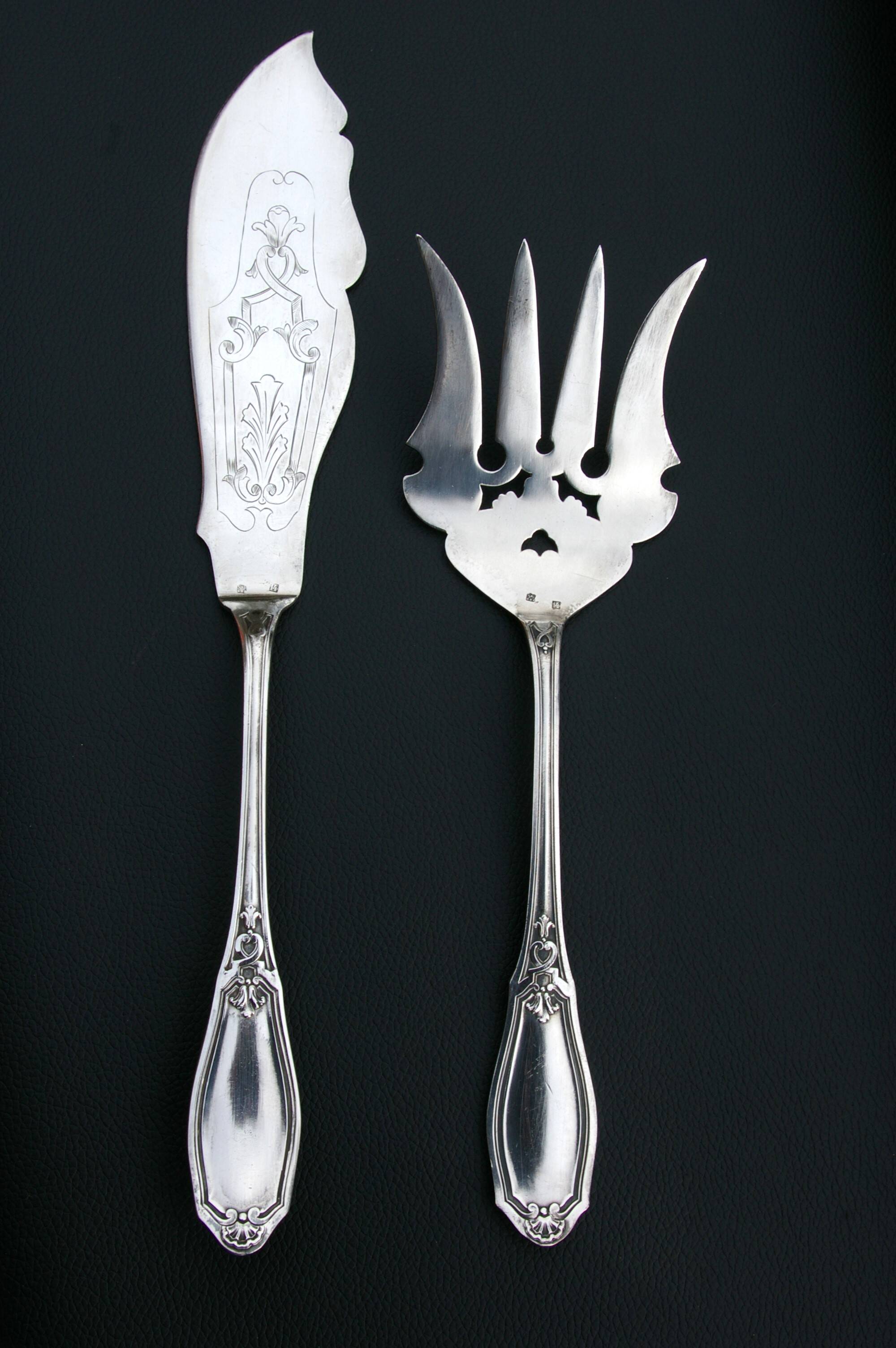 Fish Serving Cutlery: Fork + Knife/Shovel. Silver-plated metal.