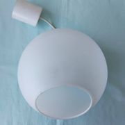 Suspension in white opaline