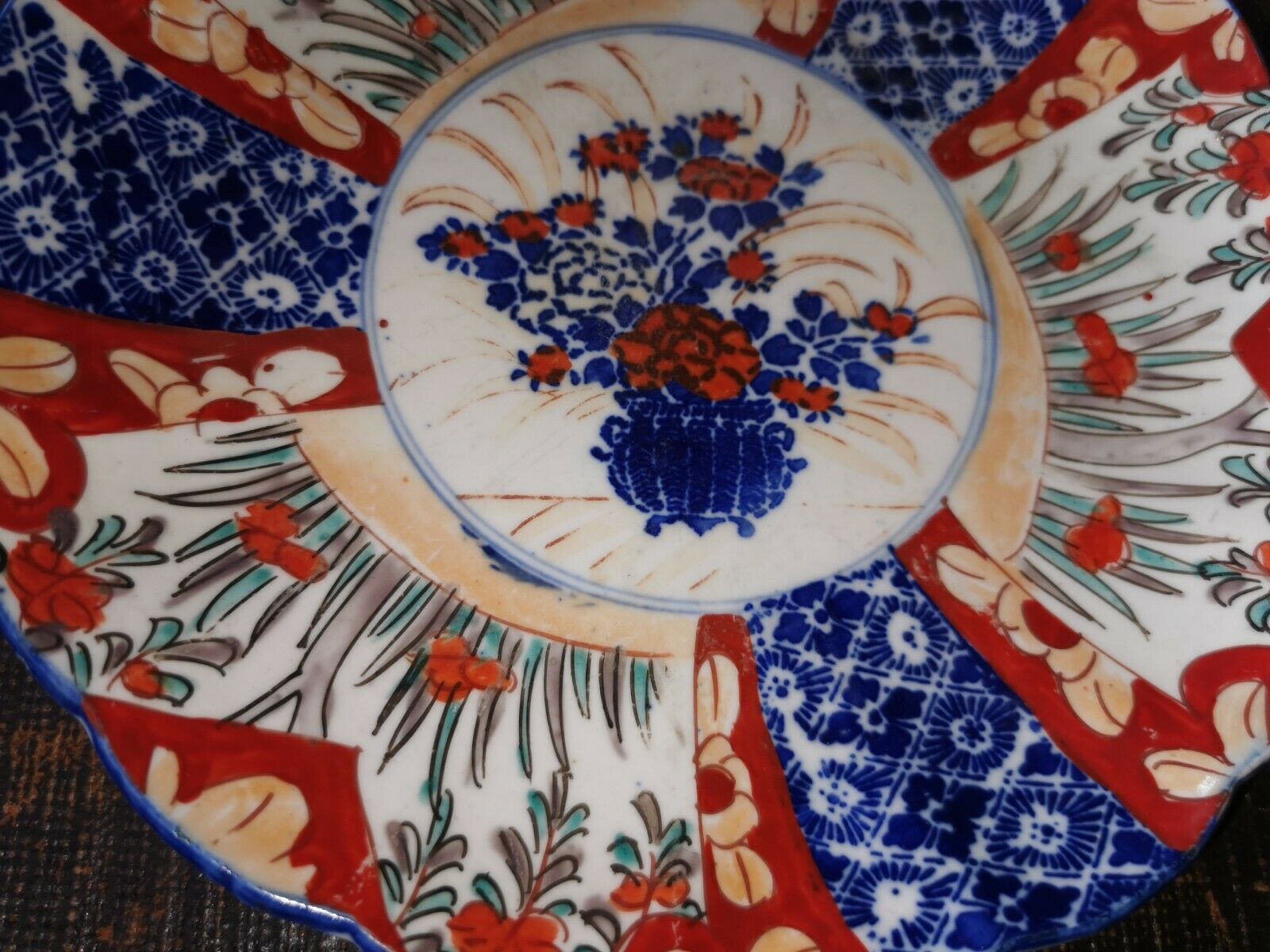 Plate Imari ceramic Asian porcelain