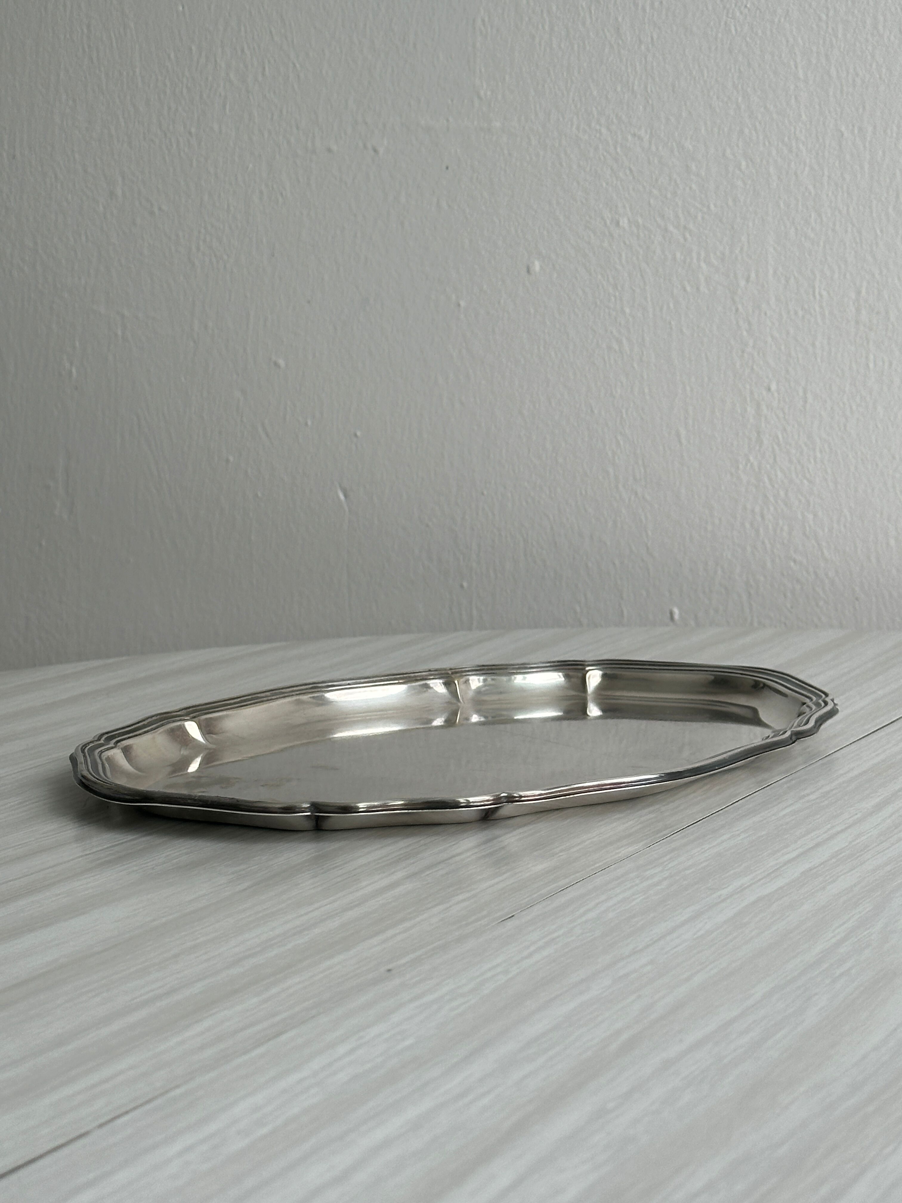 Small vintage silver-coloured metal tray.