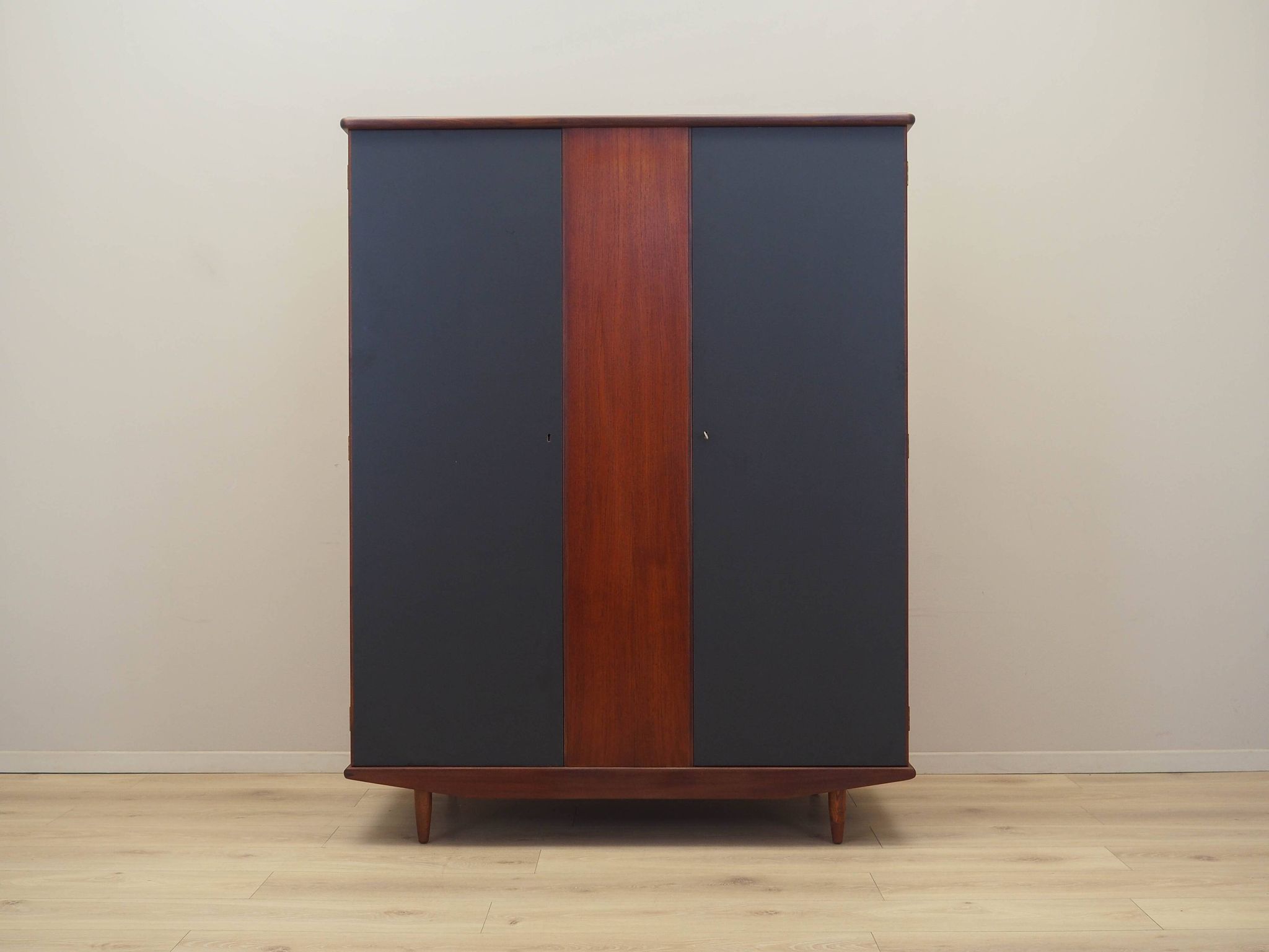 Armoire danoise en teck, années 1960
